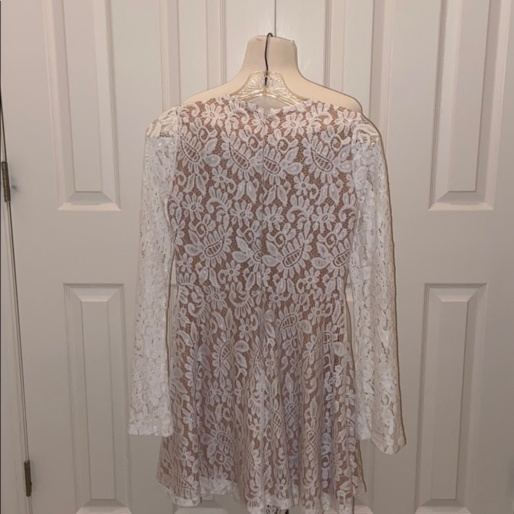Women’s white lace dress - Picture 3 of 3